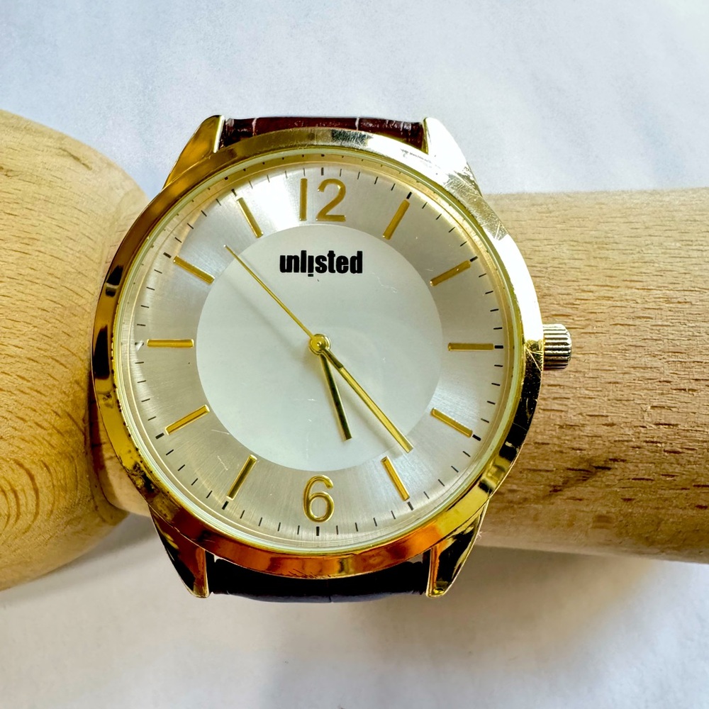 UNLISTED WATCH UNISEX